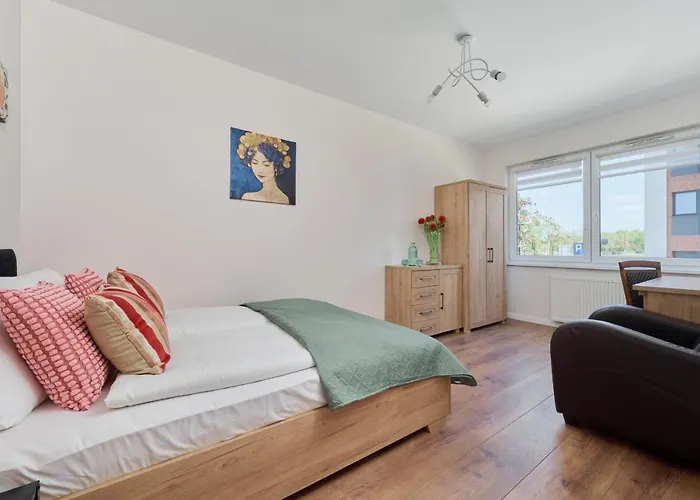Comfy Apartment With Parking & Balcony By Noclegi Renters