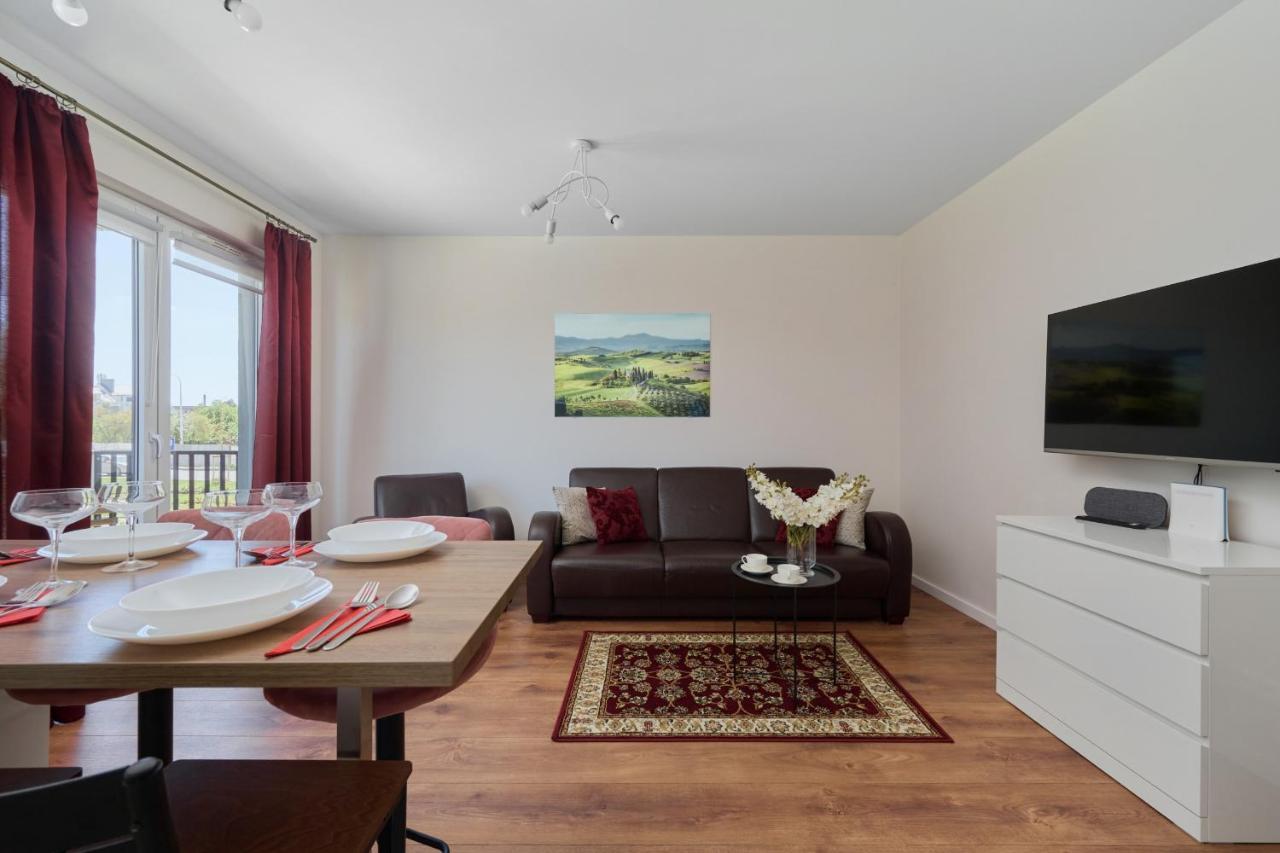 Comfy With Parking & Balcony By Renters Apartment